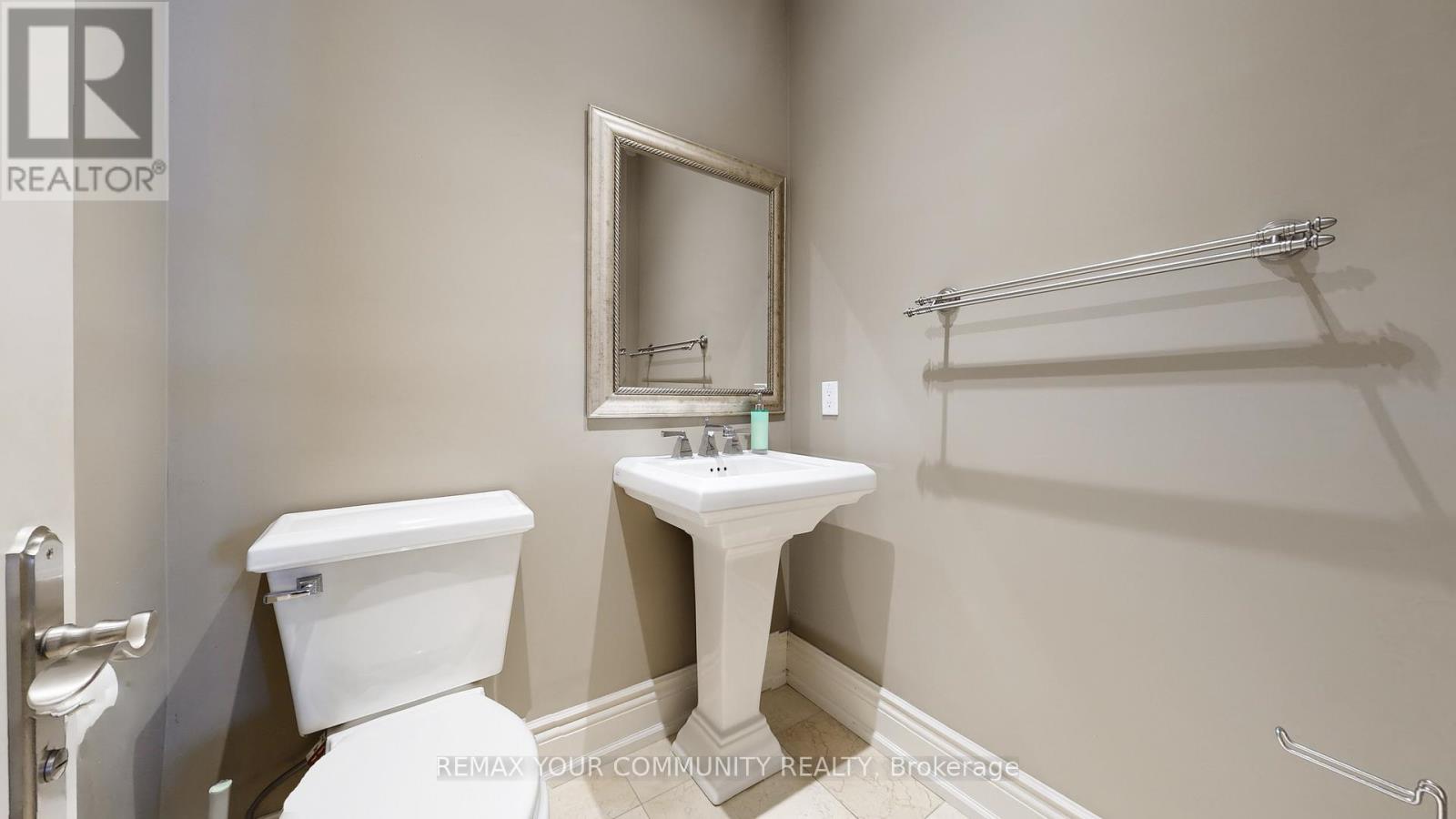 83 HUNT AVENUE - 38