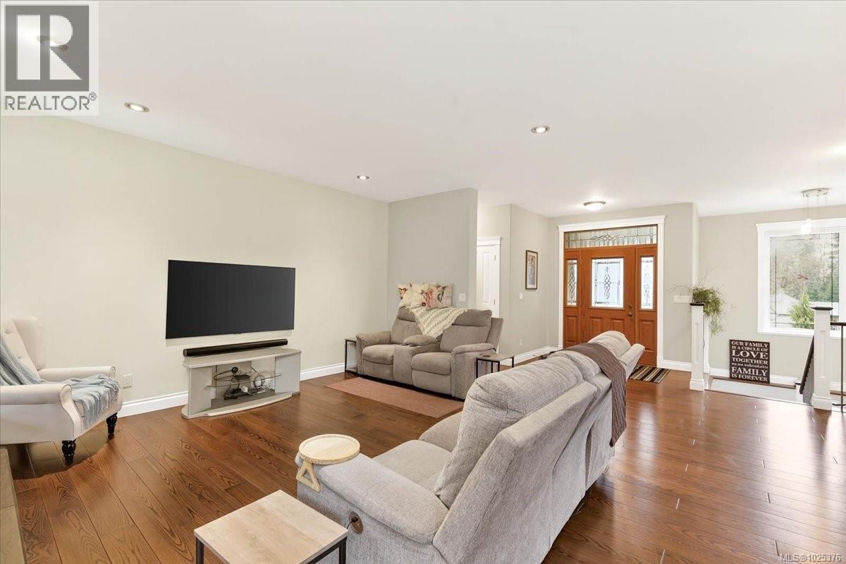 6325 Karen Pl, Port Alberni