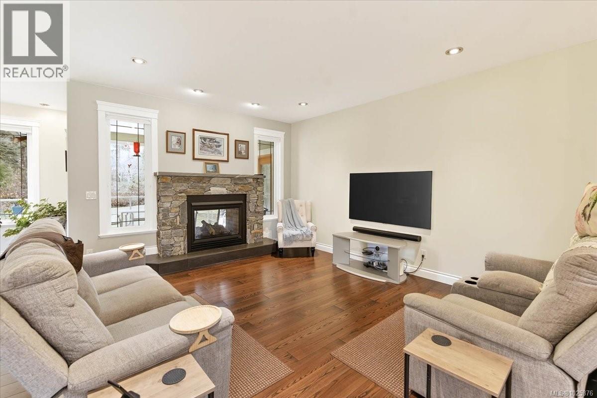 6325 Karen Pl, Port Alberni