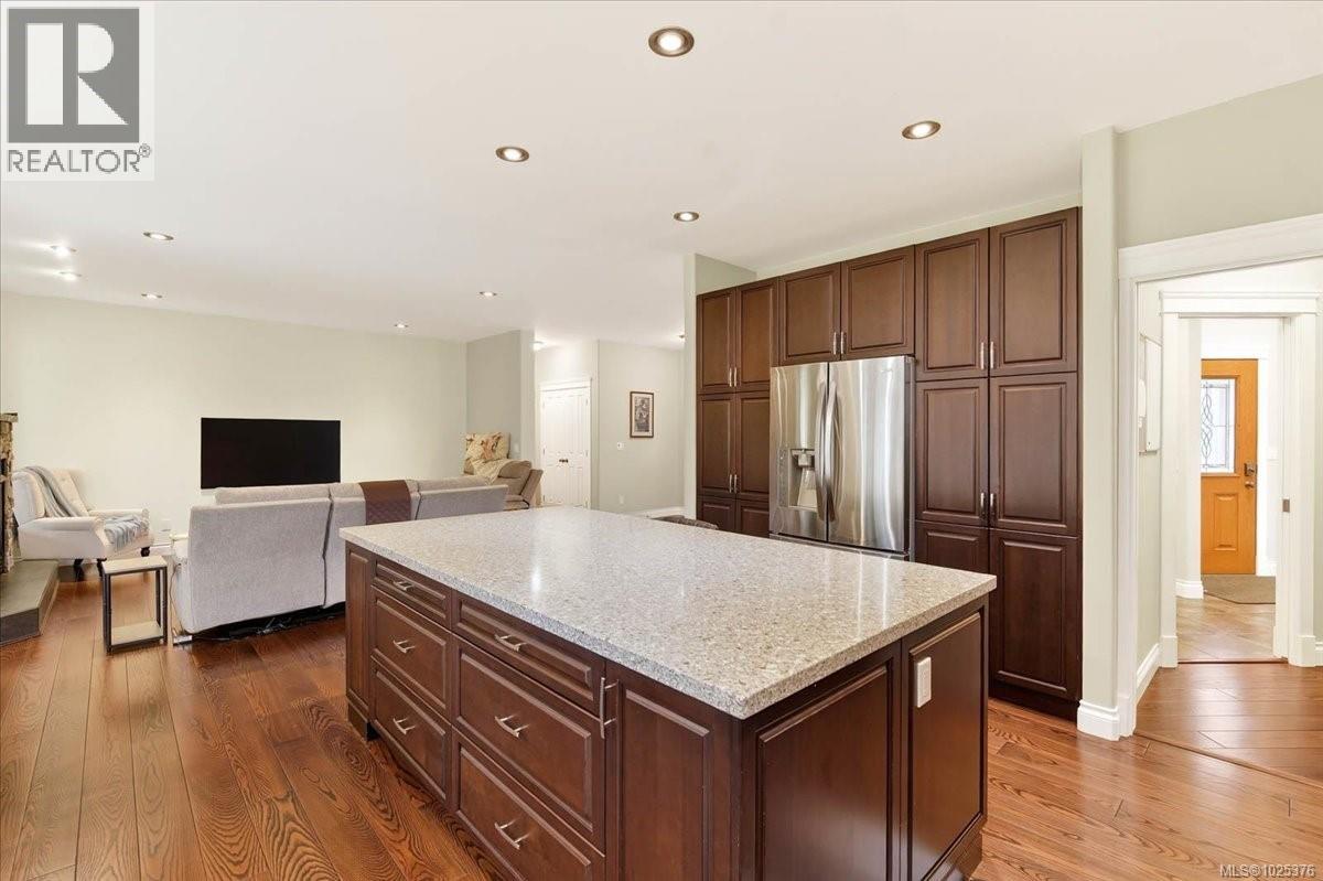 6325 Karen Pl, Port Alberni