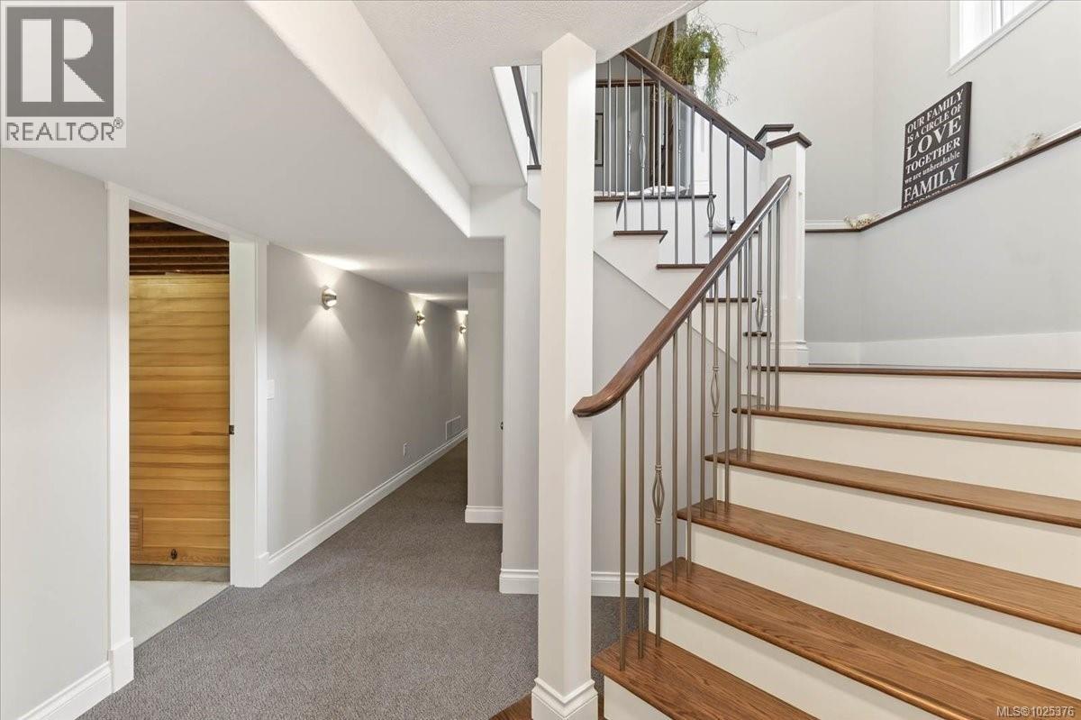 6325 Karen Pl, Port Alberni