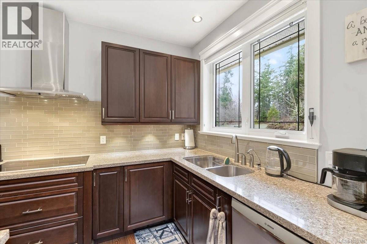 6325 Karen Pl, Port Alberni