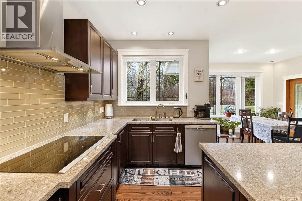 6325 Karen Pl, Port Alberni