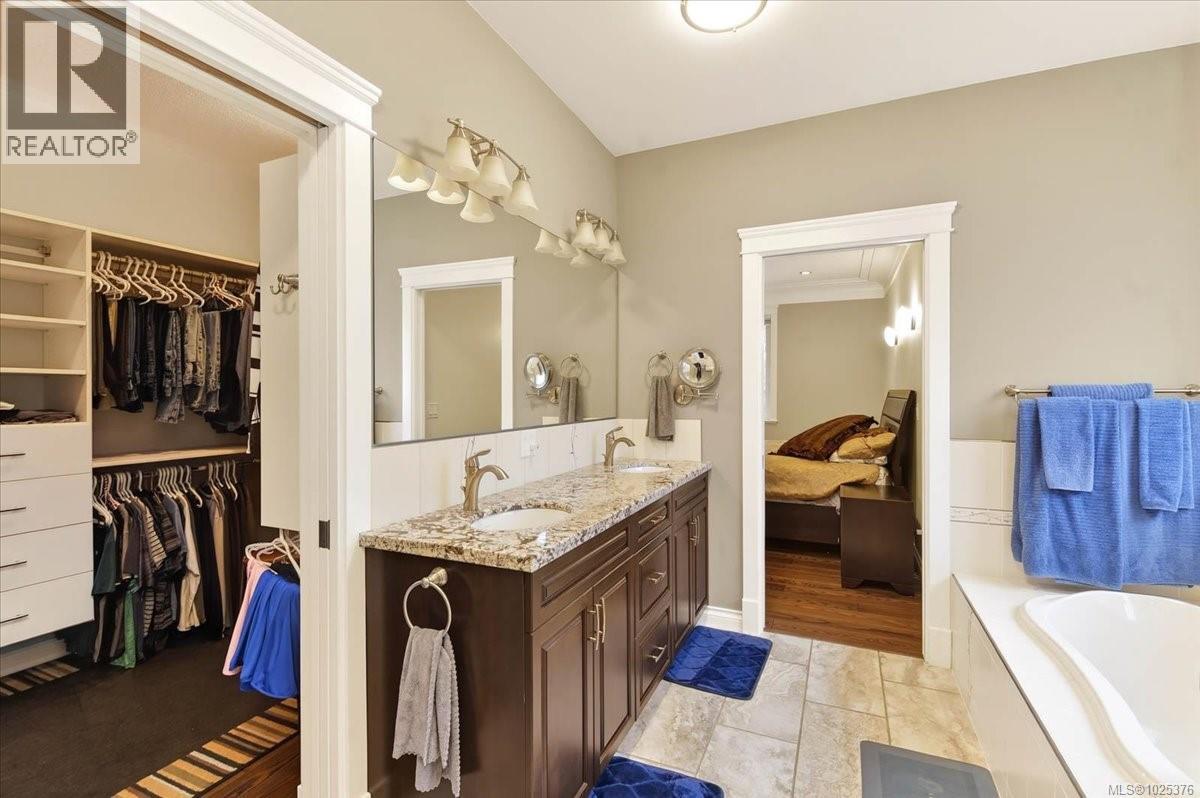 6325 Karen Pl, Port Alberni