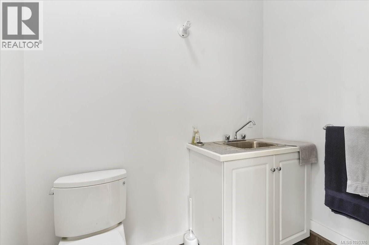 6325 Karen Pl, Port Alberni