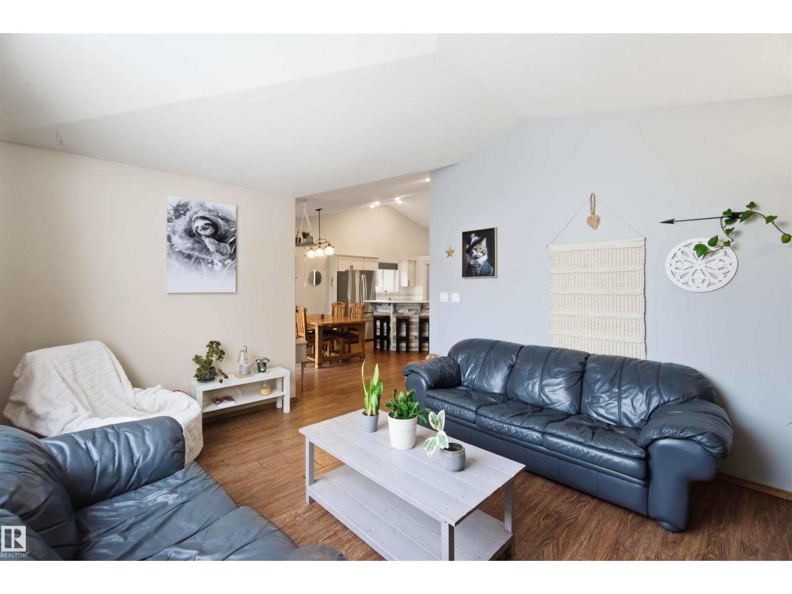 1304 OAKLAND CR, Devon