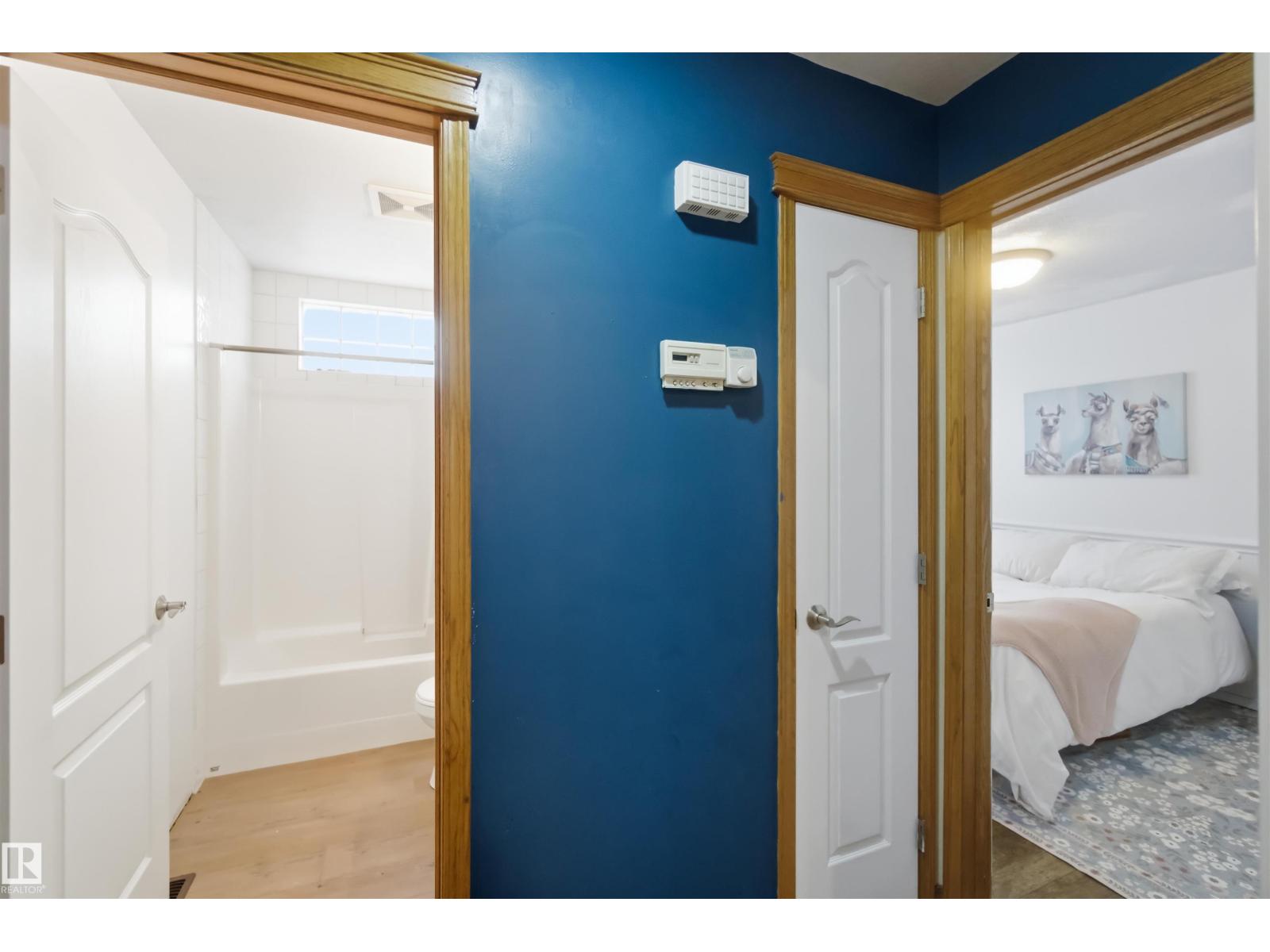 1304 OAKLAND CR, Devon