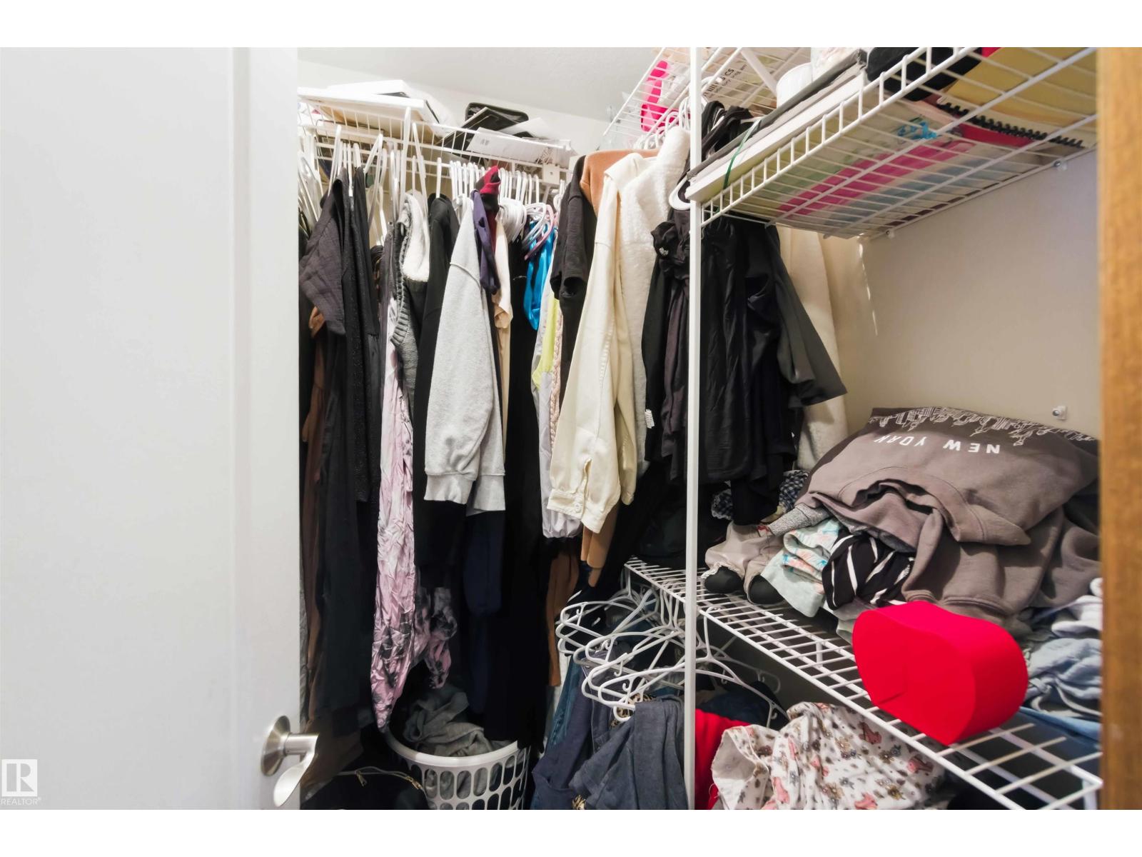 1304 OAKLAND CR, Devon