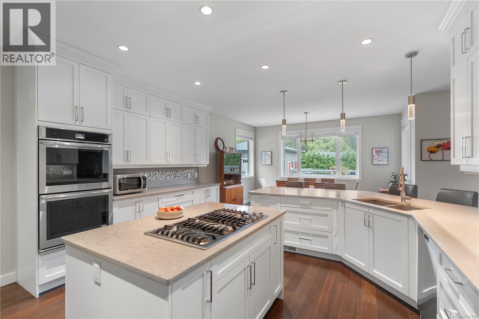  11329 Hummingbird Place, North Saanich