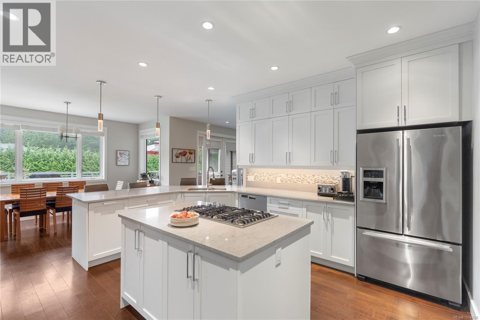  11329 Hummingbird Place, North Saanich