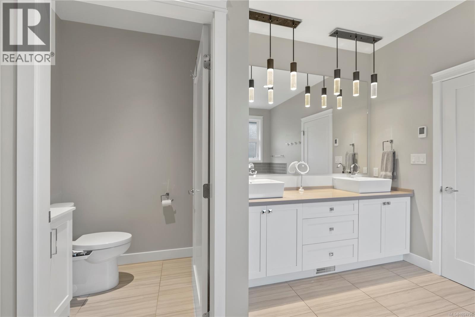  11329 Hummingbird Place, North Saanich