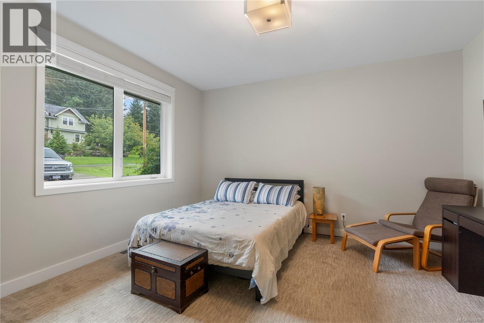  11329 Hummingbird Place, North Saanich