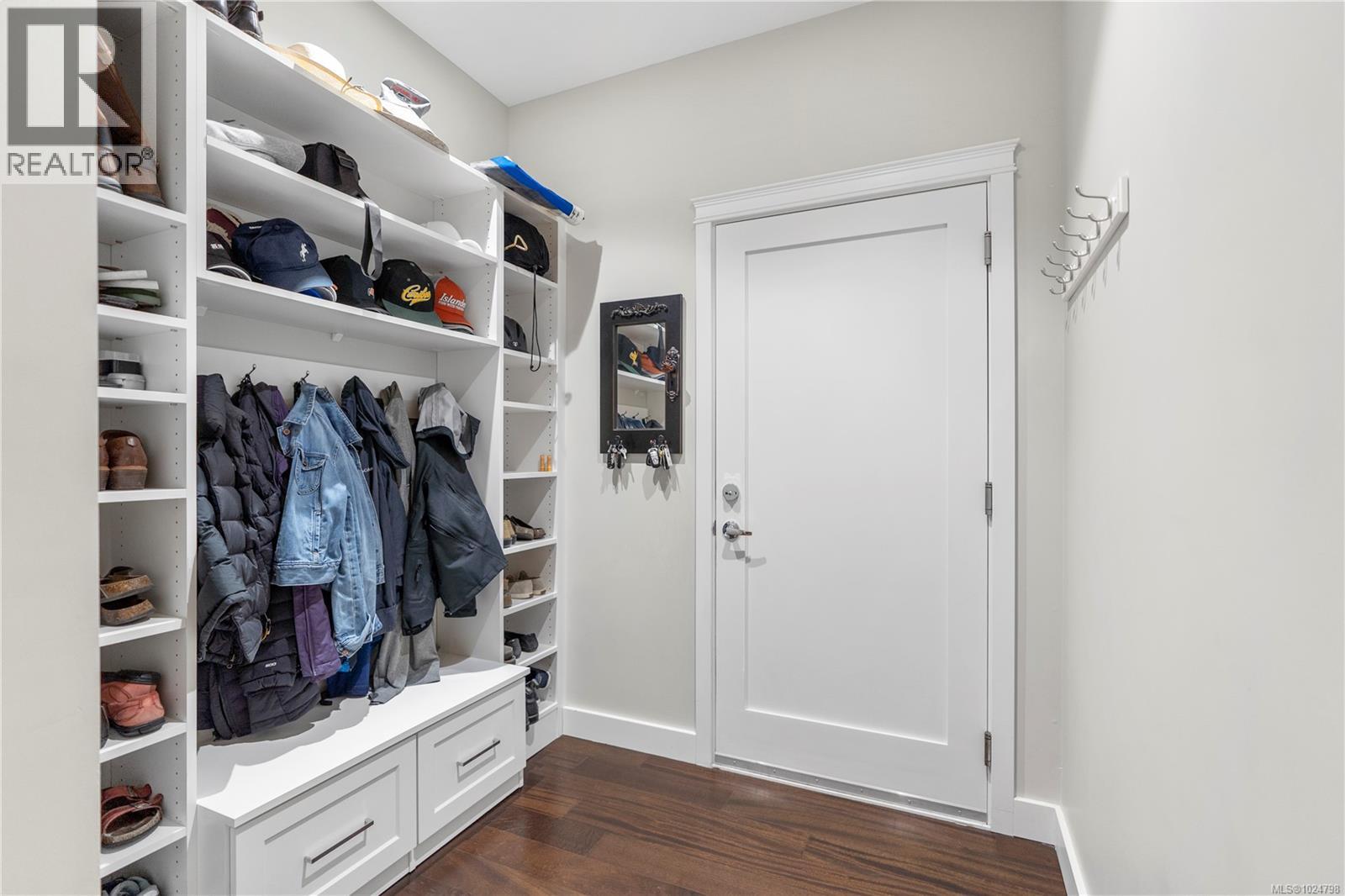  11329 Hummingbird Place, North Saanich