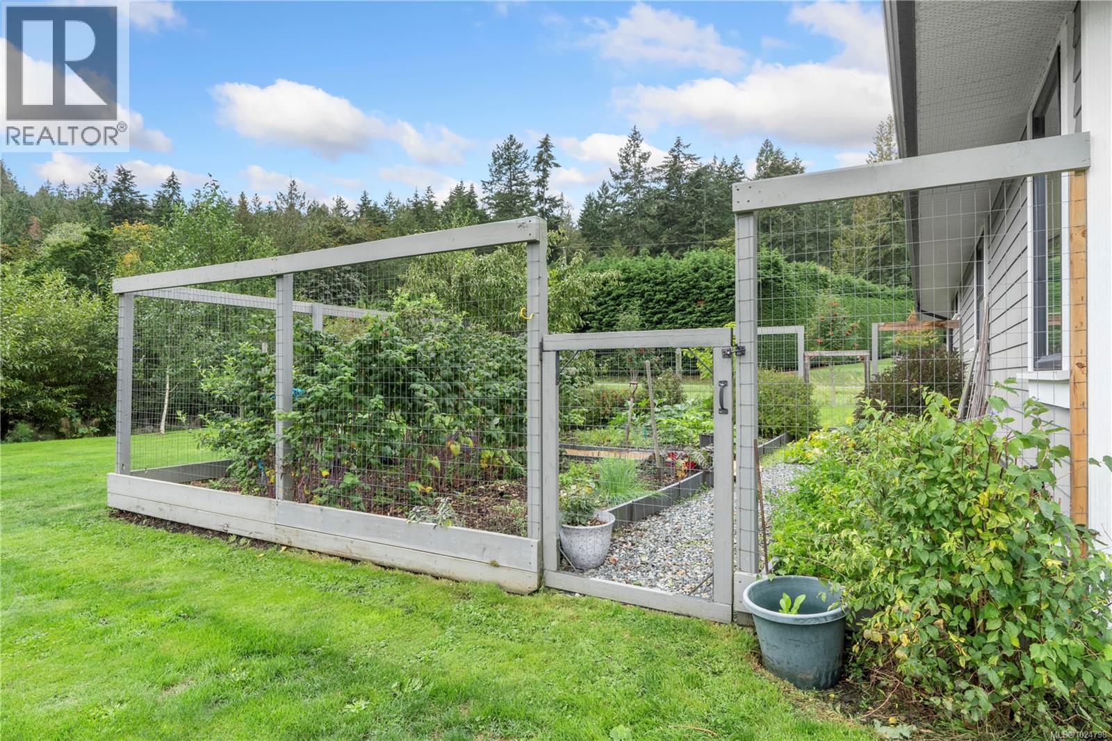  11329 Hummingbird Place, North Saanich