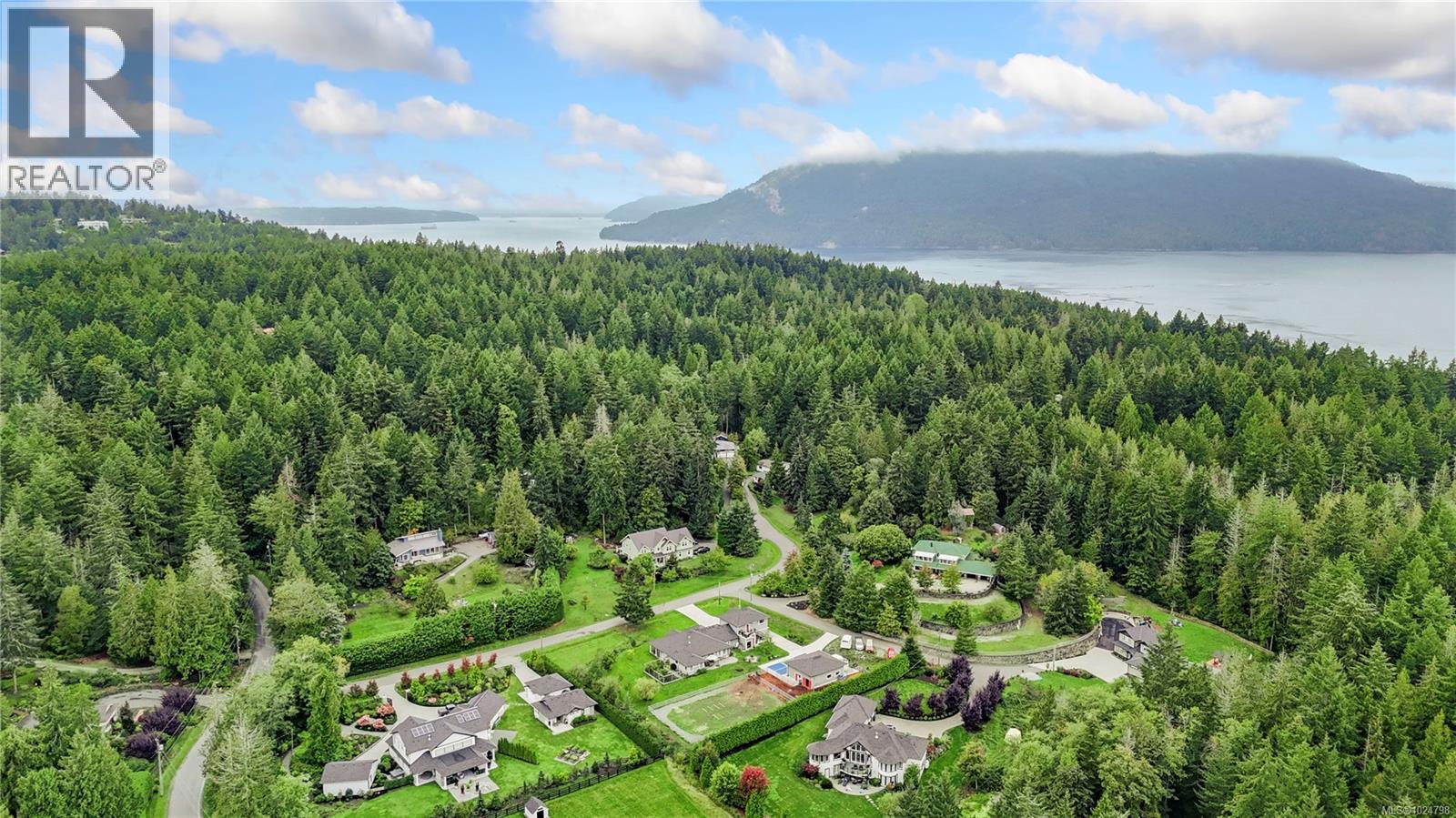  11329 Hummingbird Place, North Saanich