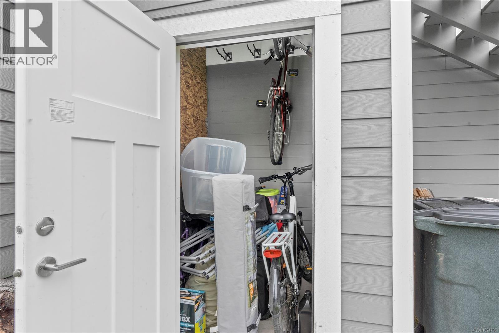  11329 Hummingbird Place, North Saanich