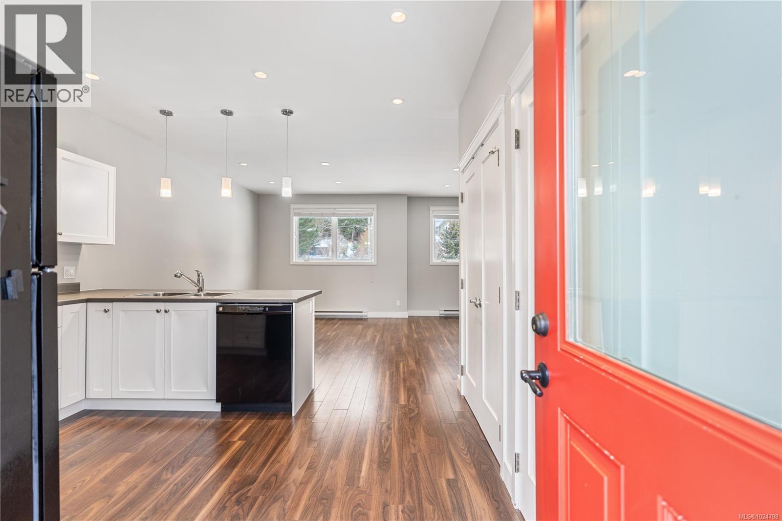  11329 Hummingbird Place, North Saanich