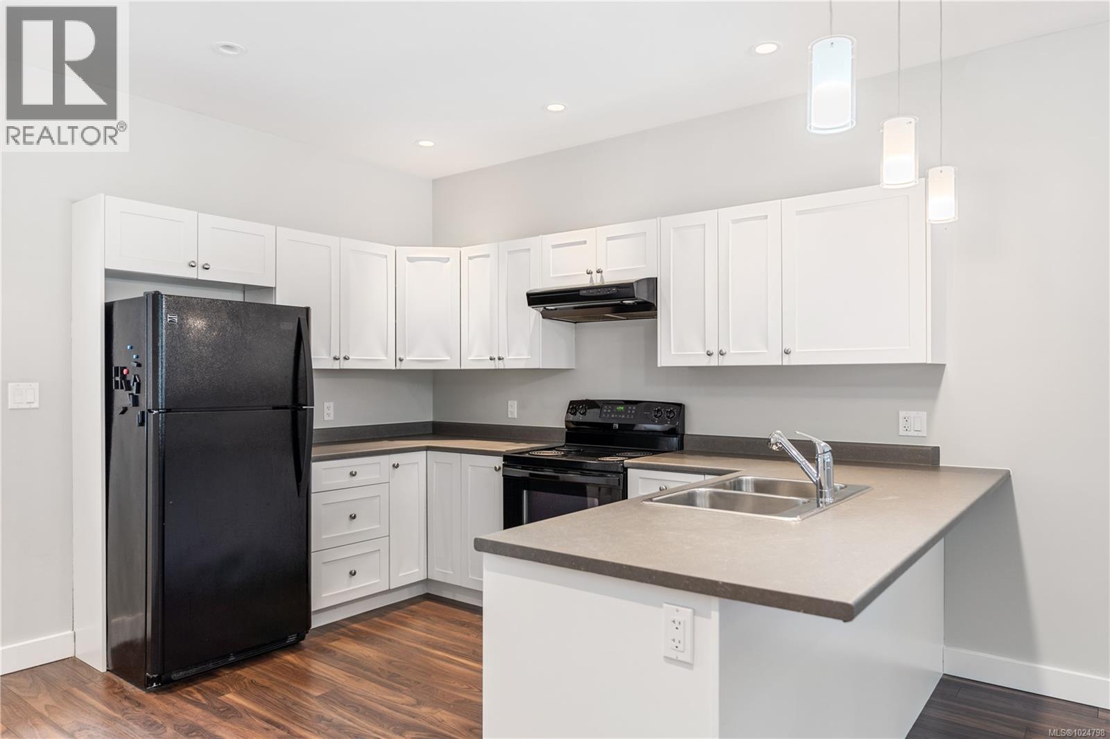  11329 Hummingbird Place, North Saanich