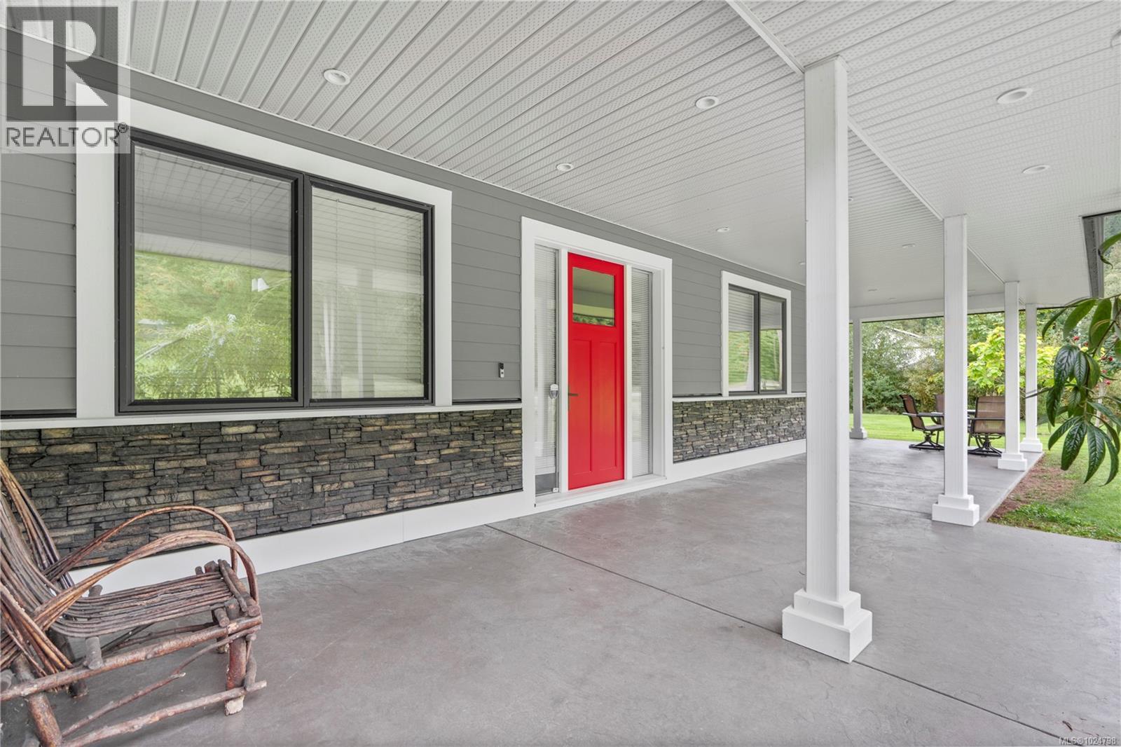  11329 Hummingbird Place, North Saanich