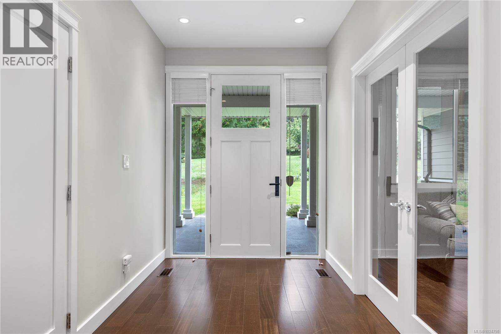  11329 Hummingbird Place, North Saanich