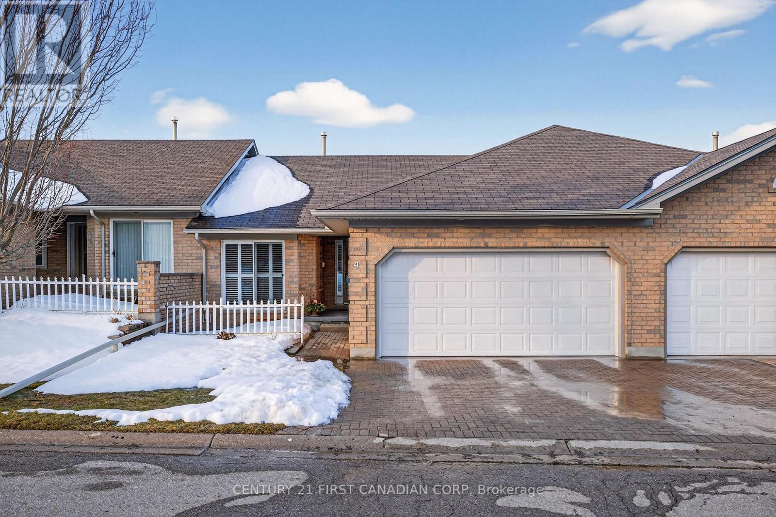 861 Shelborne Unit 9 photo 2