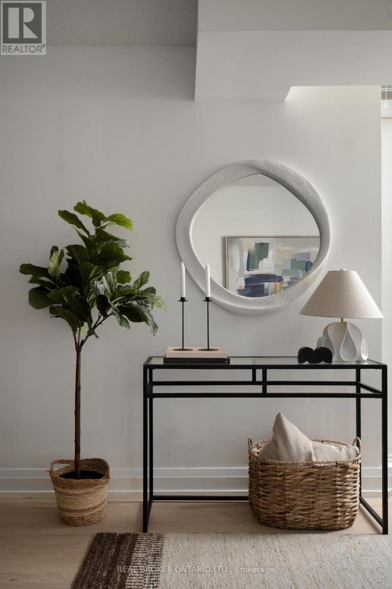 704 - 900 MOUNT PLEASANT ROAD - Photo 5 of 27, Toronto (Mount Pleasant West), Ontario