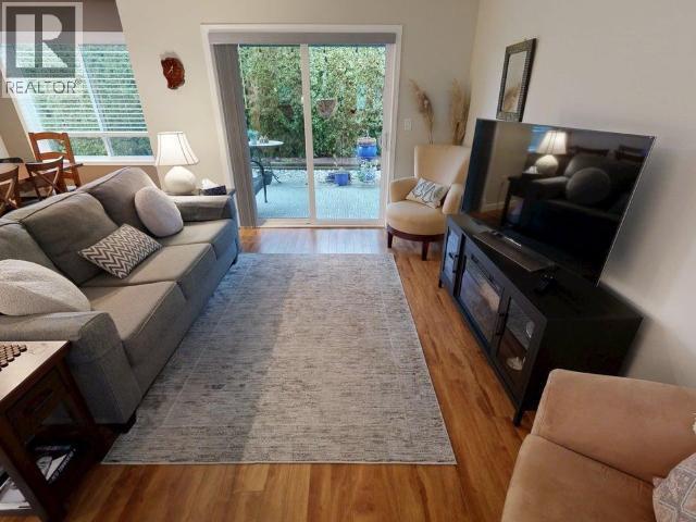 #11 4415 MANSON AVE - 16