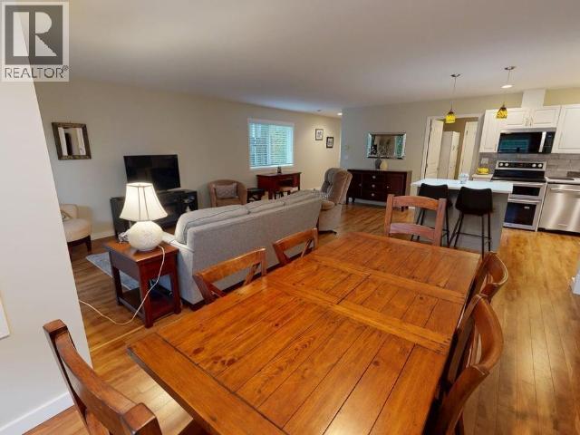 #11 4415 MANSON AVE - 12