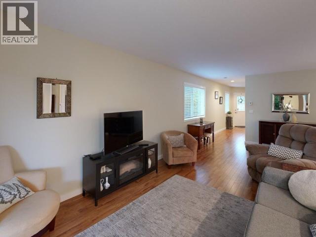 #11 4415 MANSON AVE - 19