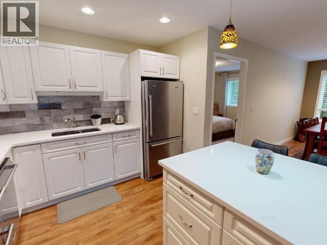 #11 4415 MANSON AVE - 4