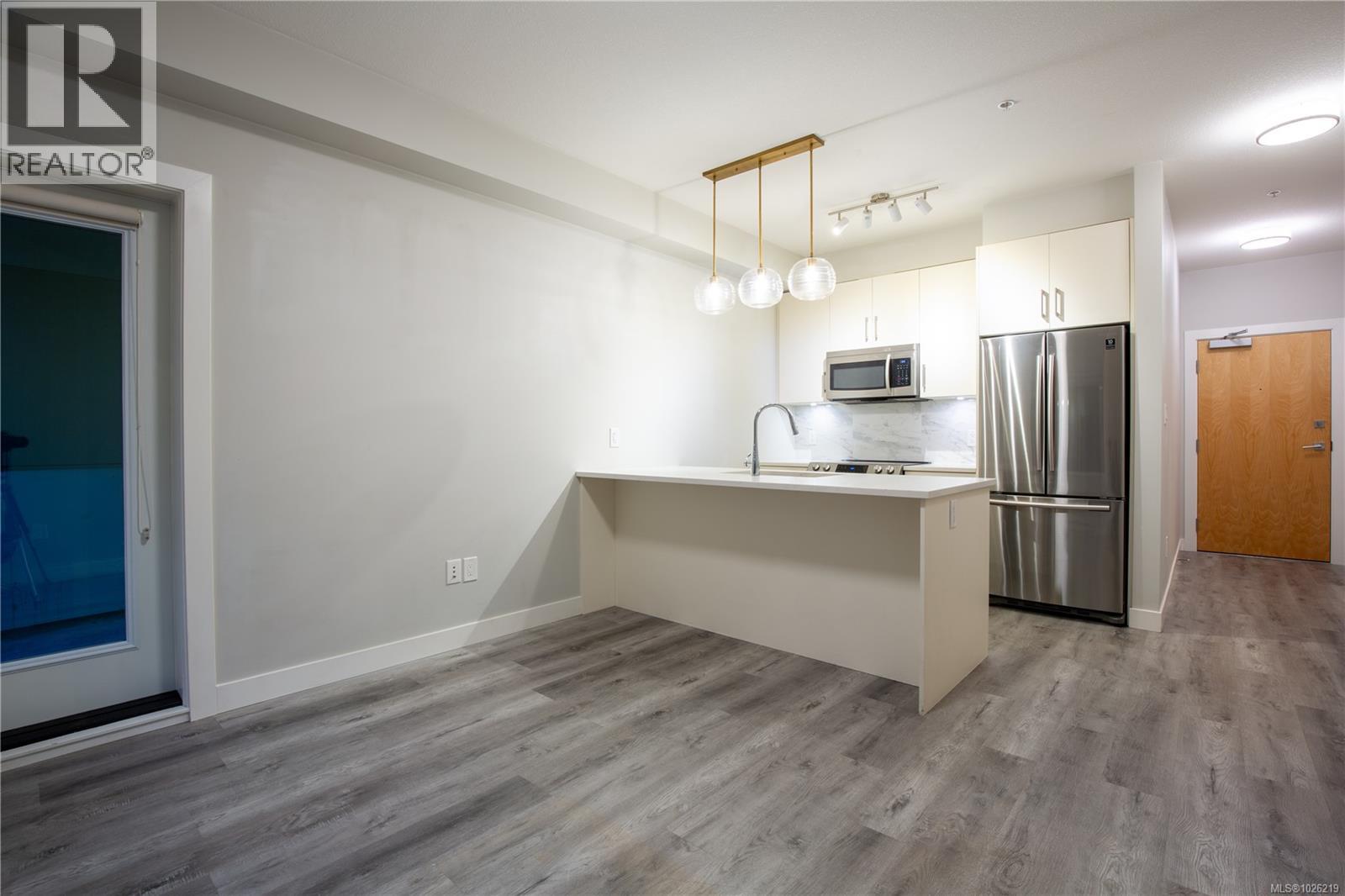 #212 20 BARSBY AVE - 8