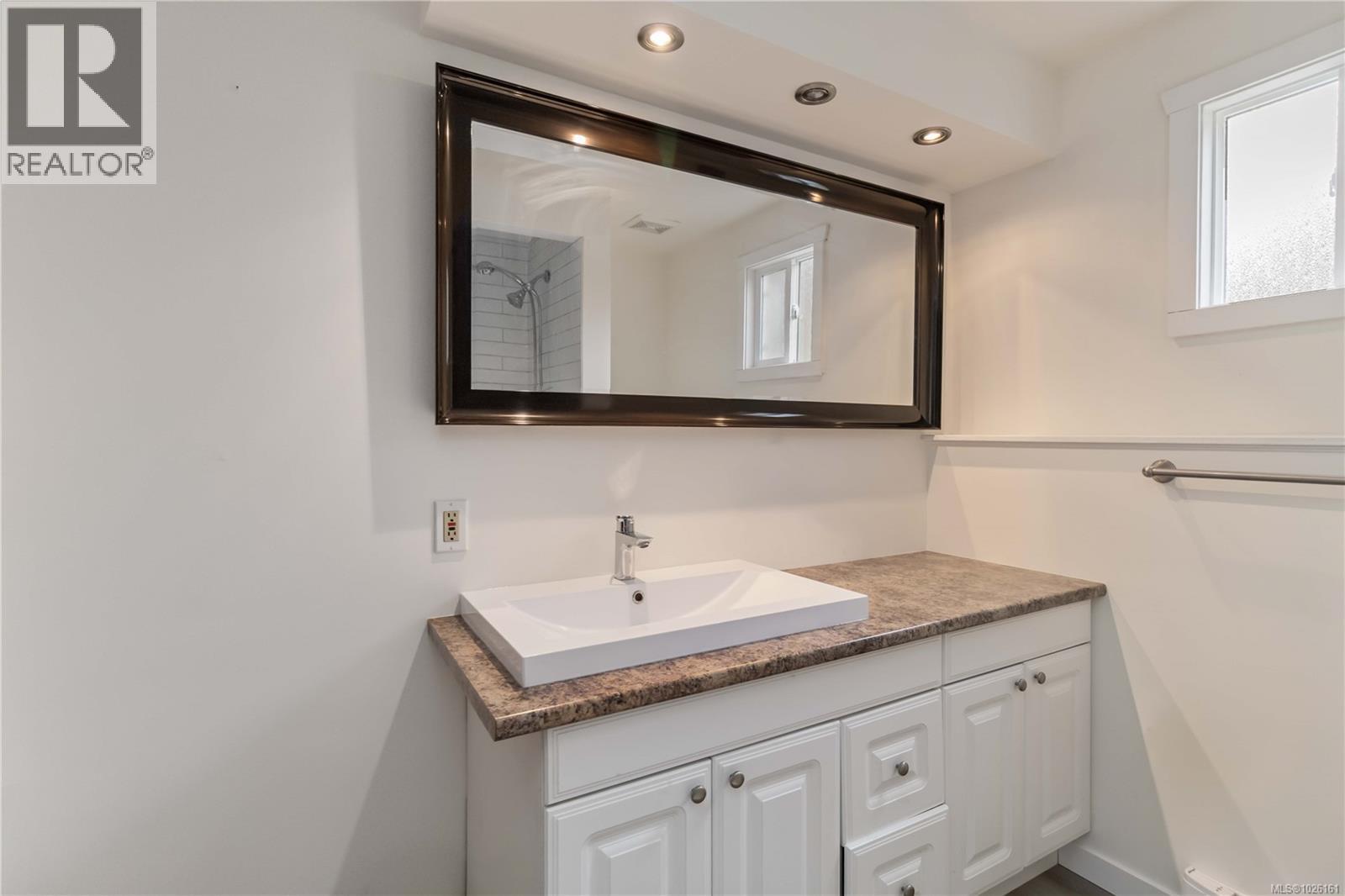  4370 Elnido Crescent, Saanich