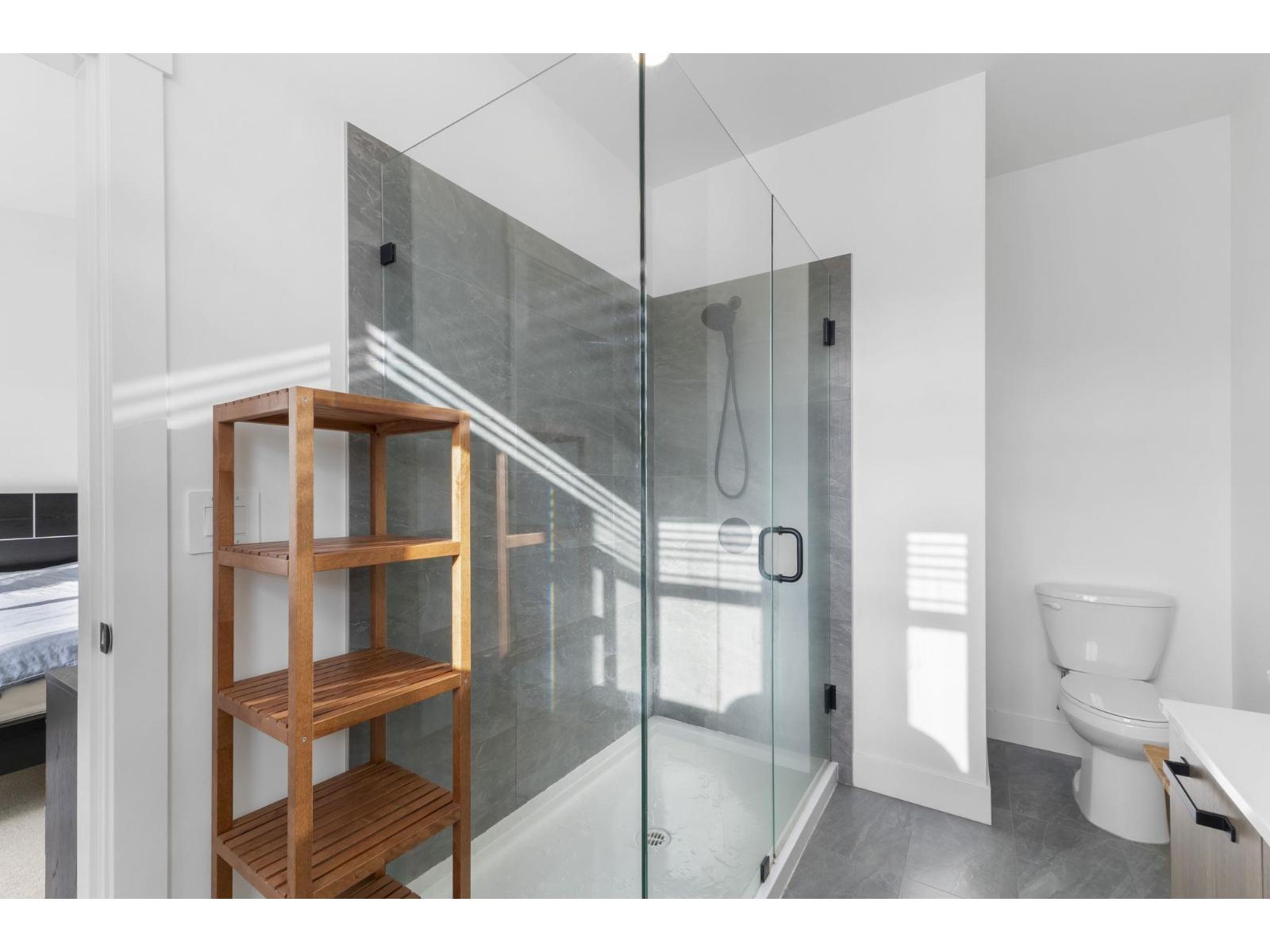 19656 75A AVENUE, Langley