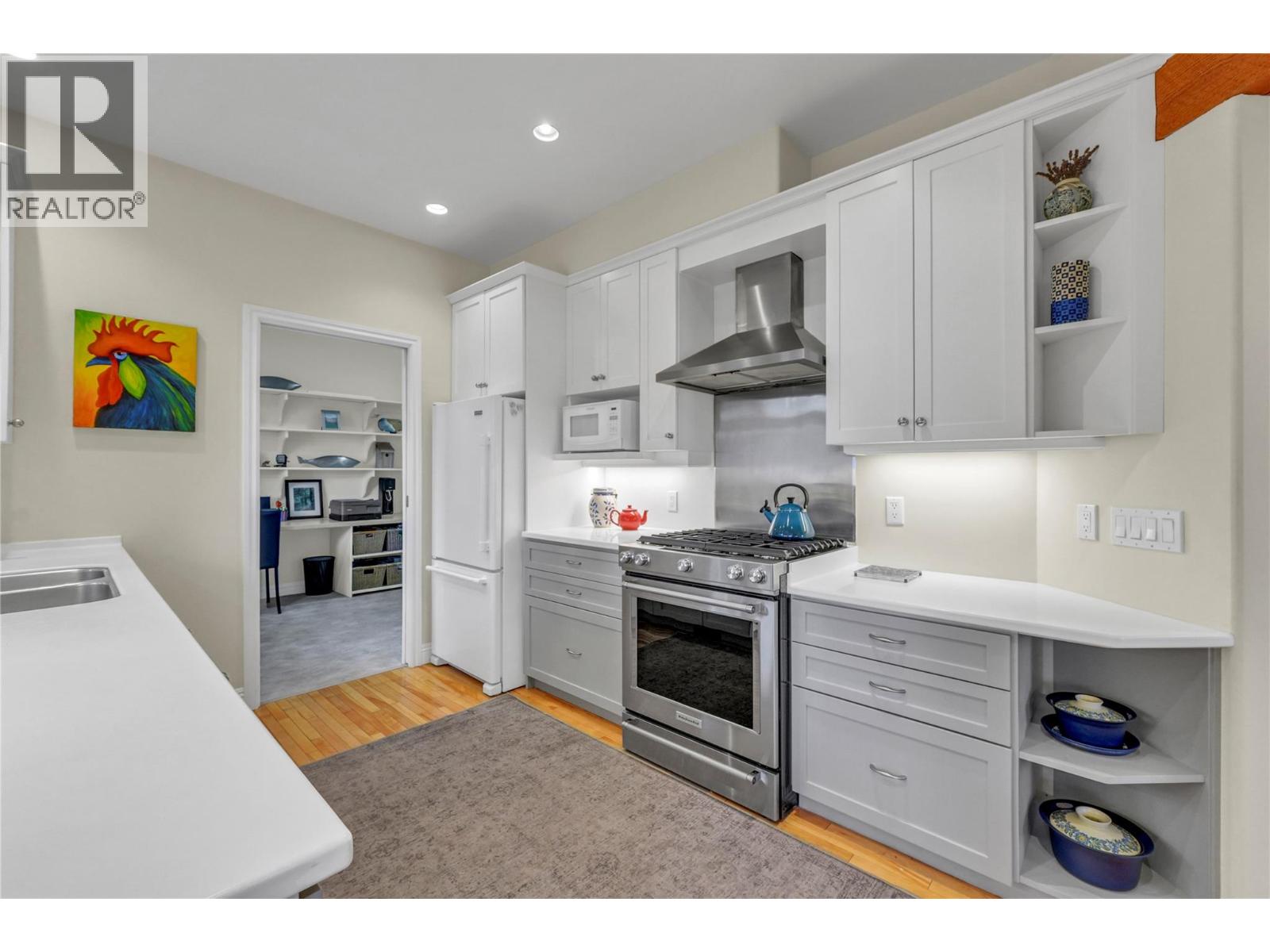 5733 Clark Street, Summerland