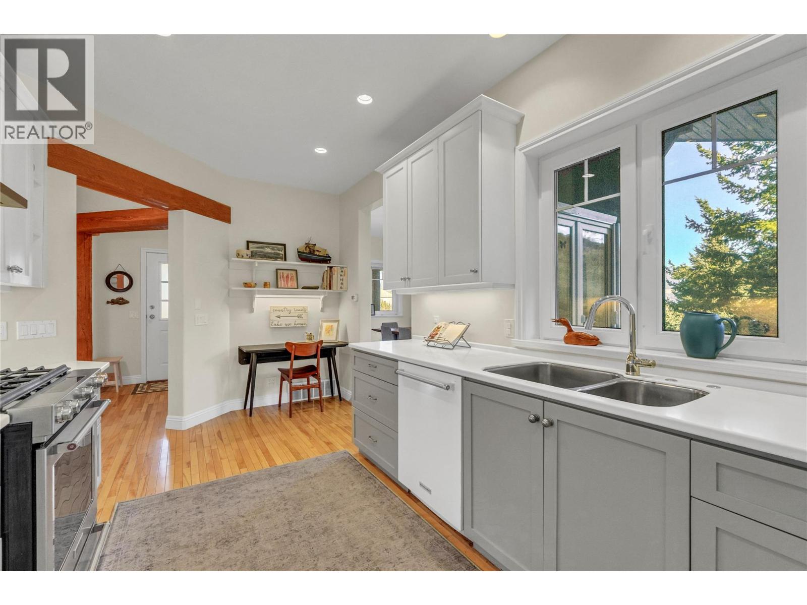 5733 Clark Street, Summerland