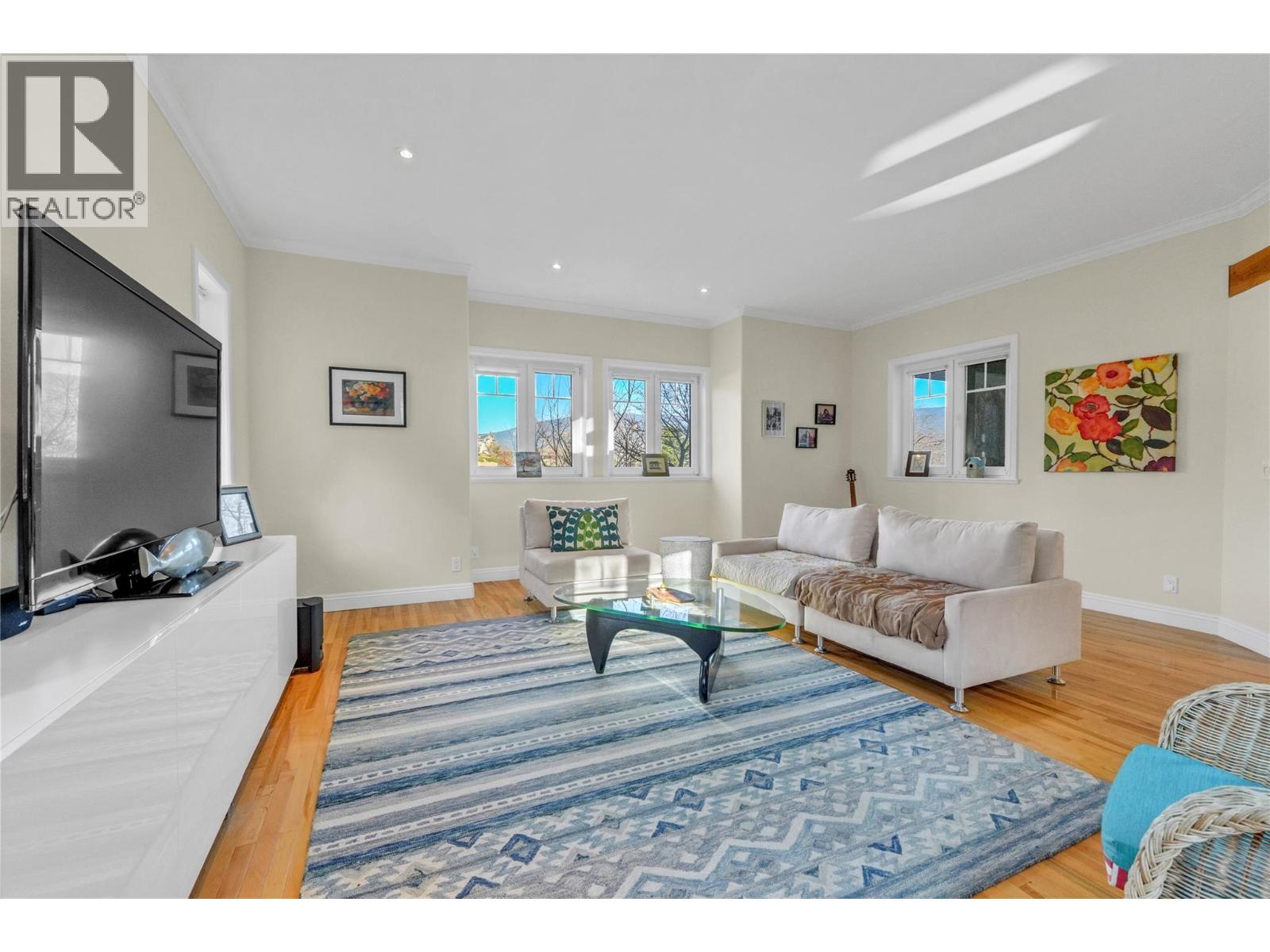 5733 Clark Street, Summerland