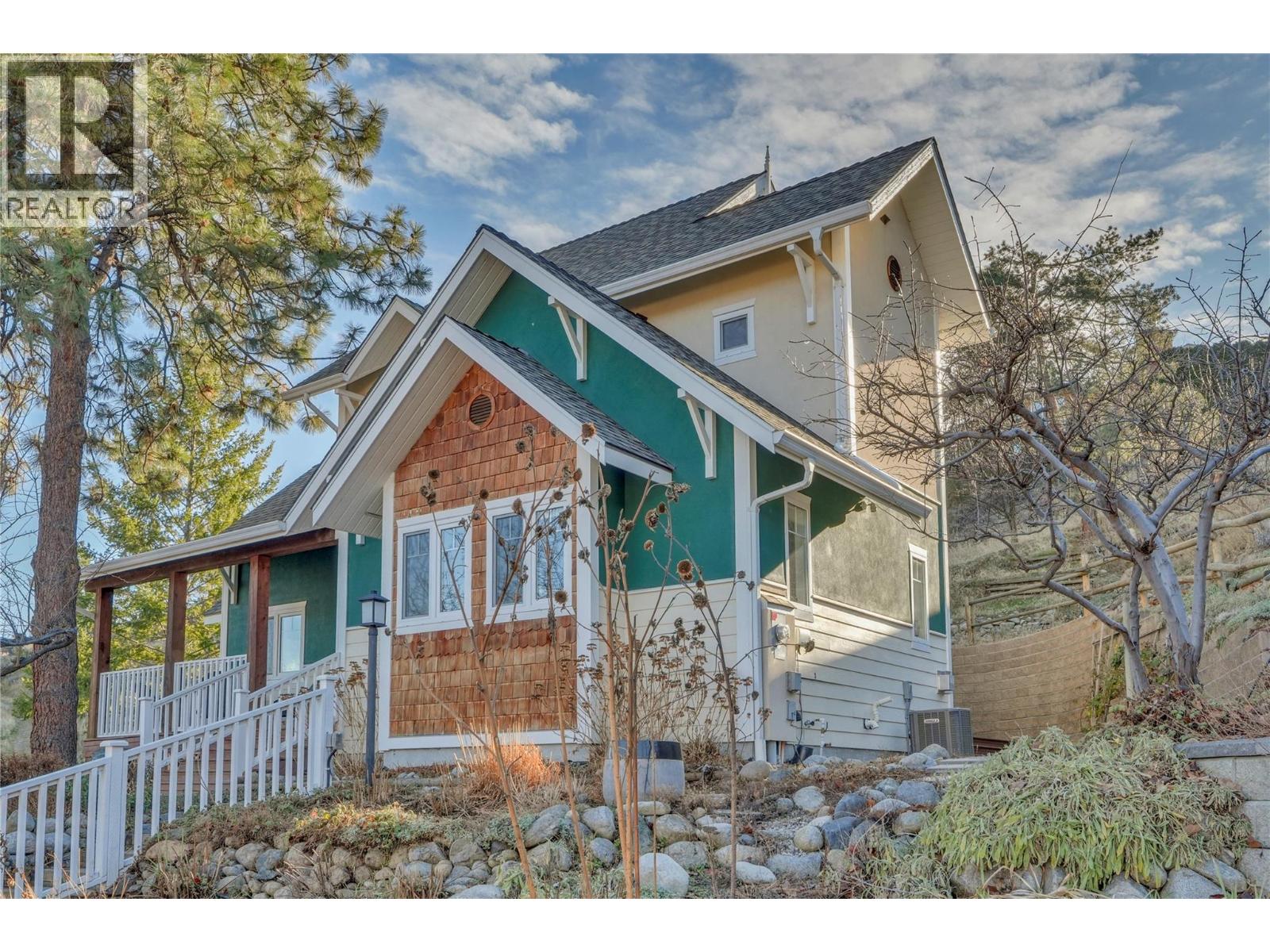 5733 Clark Street, Summerland