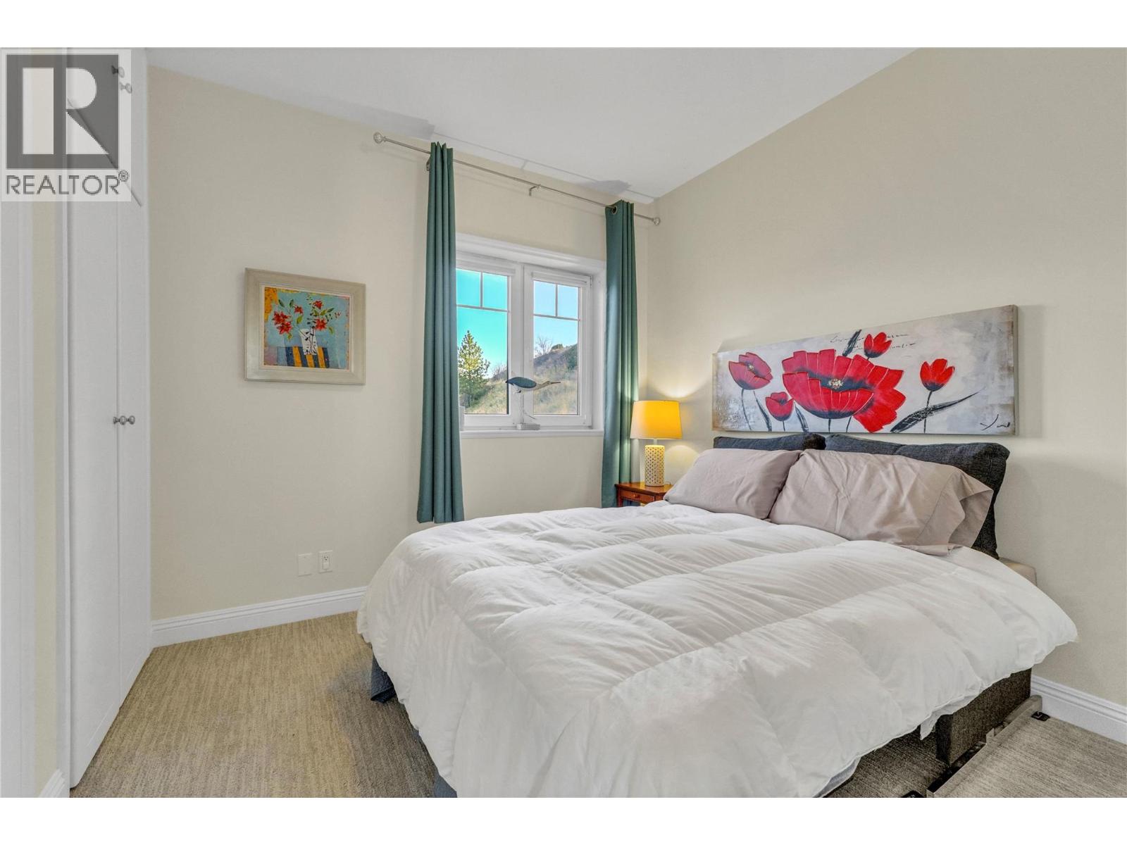 5733 Clark Street, Summerland