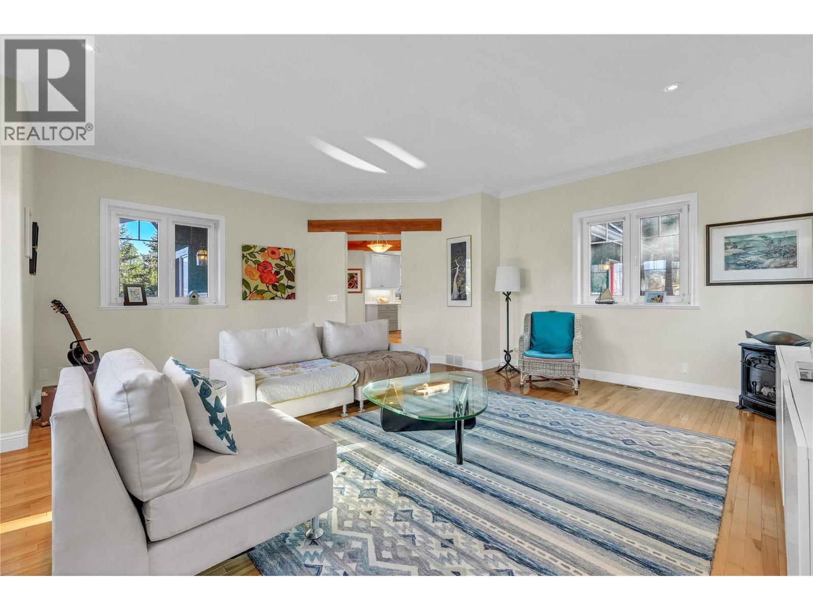 5733 Clark Street, Summerland