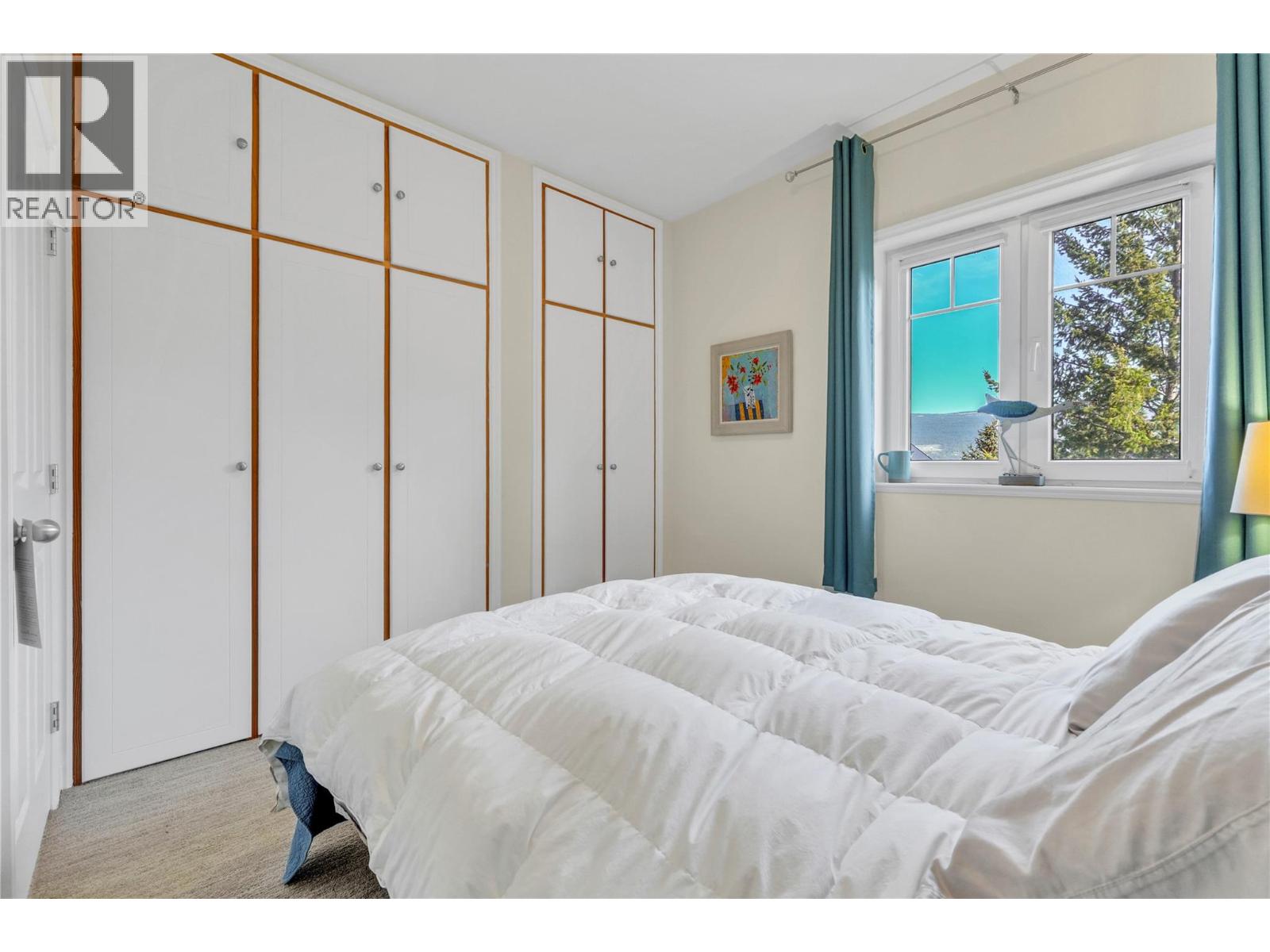 5733 Clark Street, Summerland