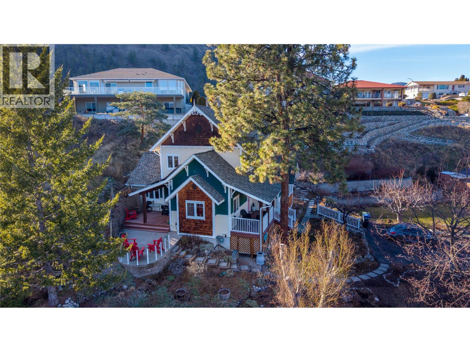 5733 Clark Street, Summerland