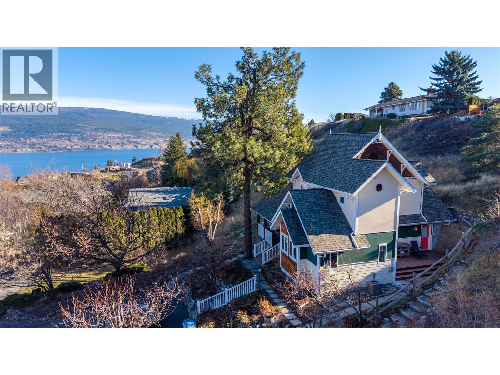 5733 Clark Street, Summerland