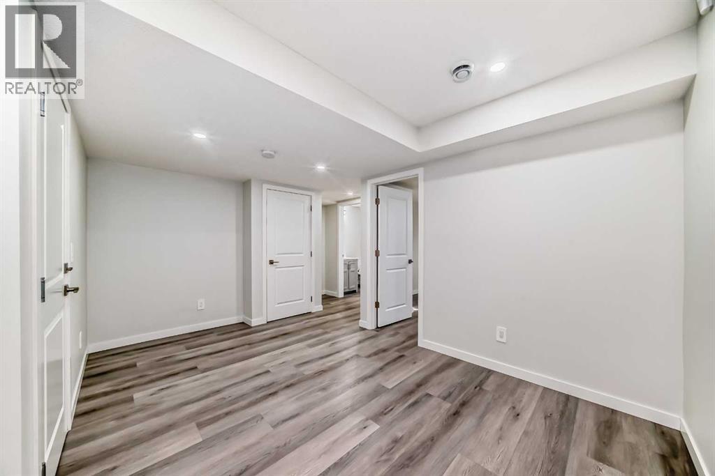 Single Family House for Sale in  Creekstone Drive SW Pine Creek Calgary 