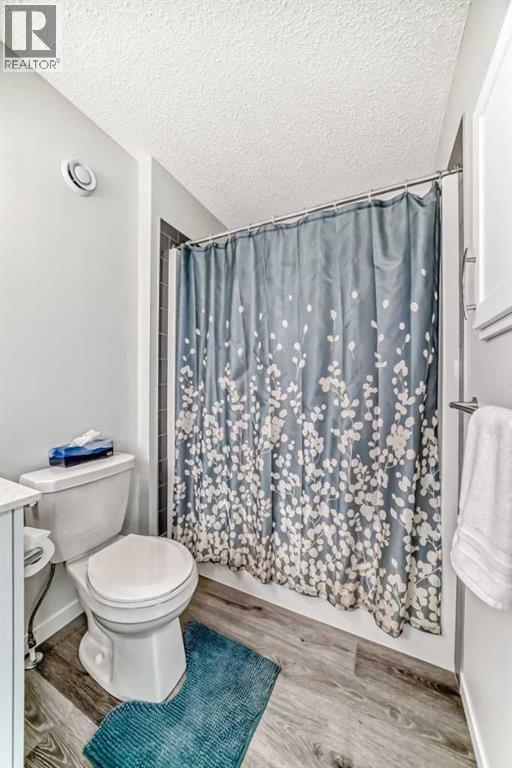 Single Family House for Sale in  Creekstone Drive SW Pine Creek Calgary 