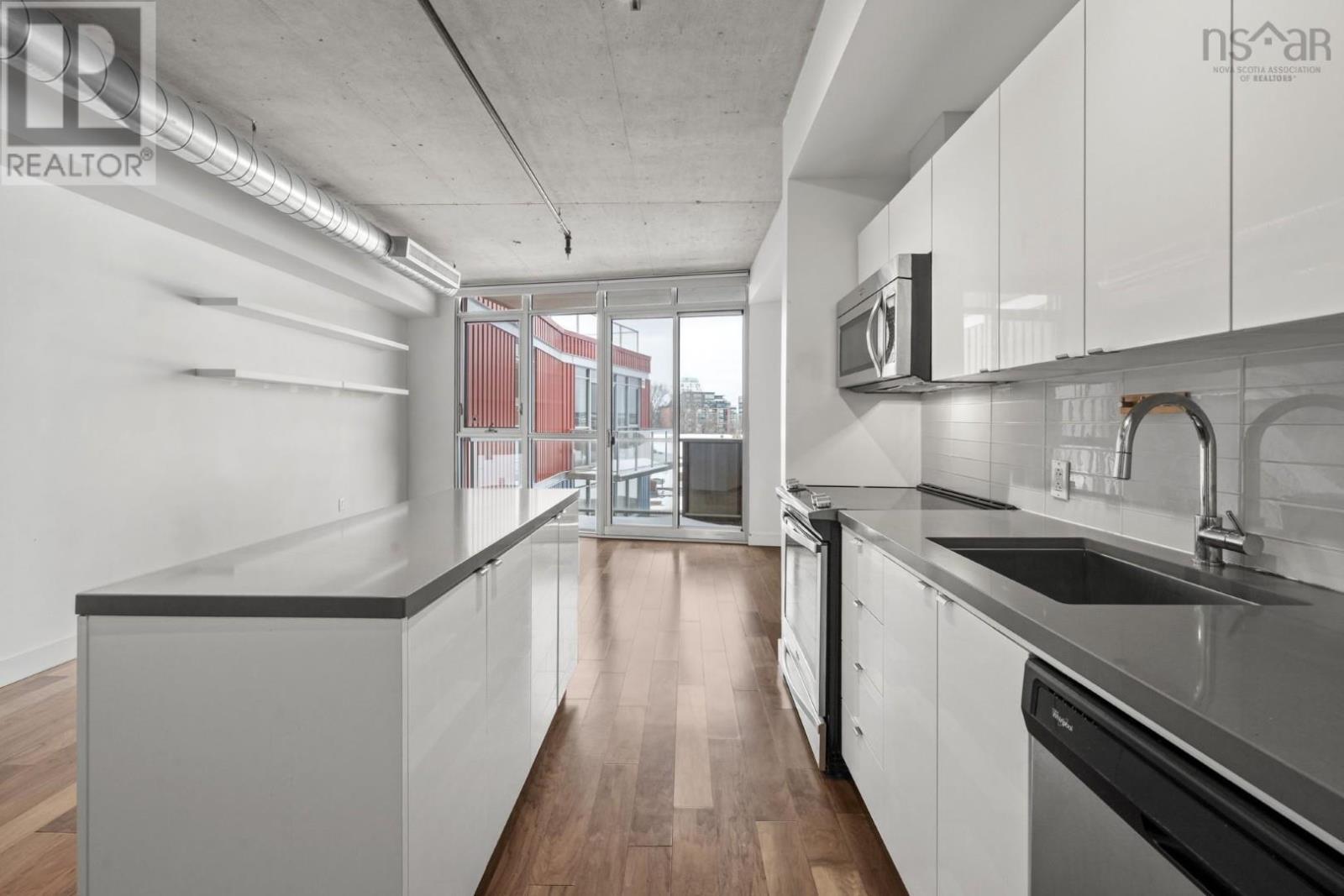 Property 13 of 43 of 527 1065 Barrington Street