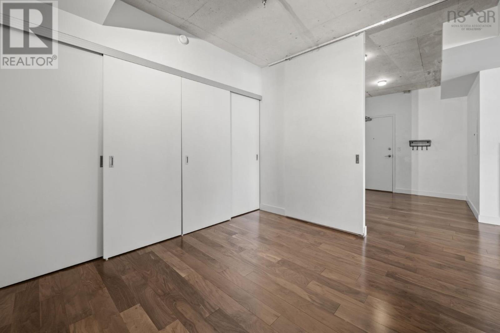 Property 22 of 43 of 527 1065 Barrington Street