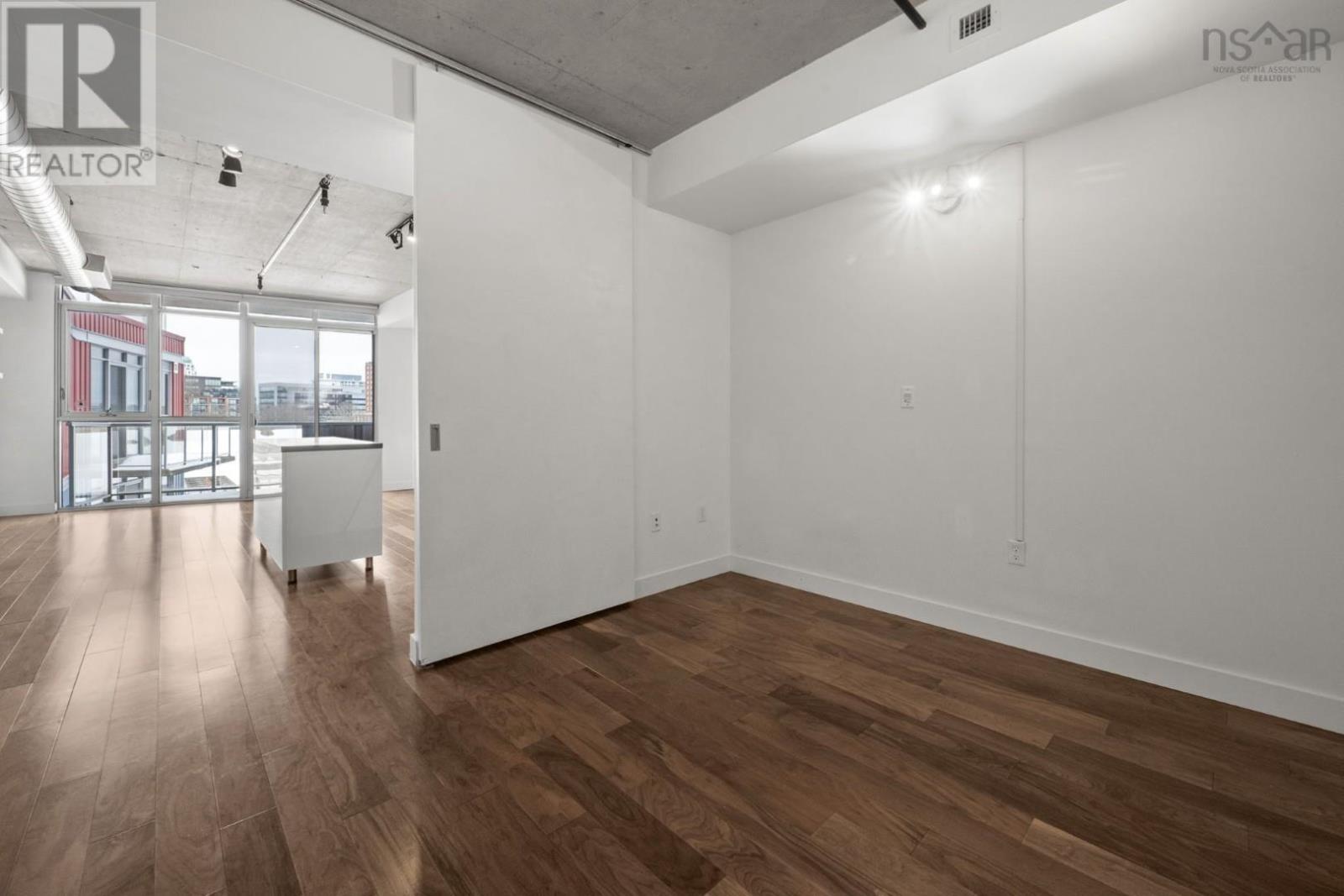 Property 23 of 43 of 527 1065 Barrington Street