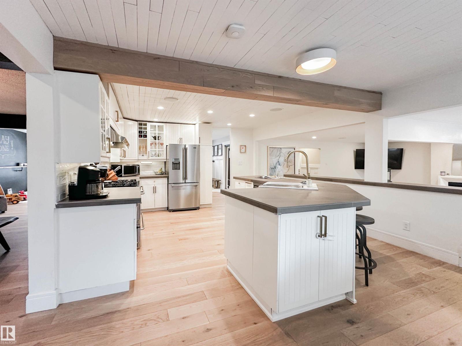 23 FLAGSTONE CR, St. Albert