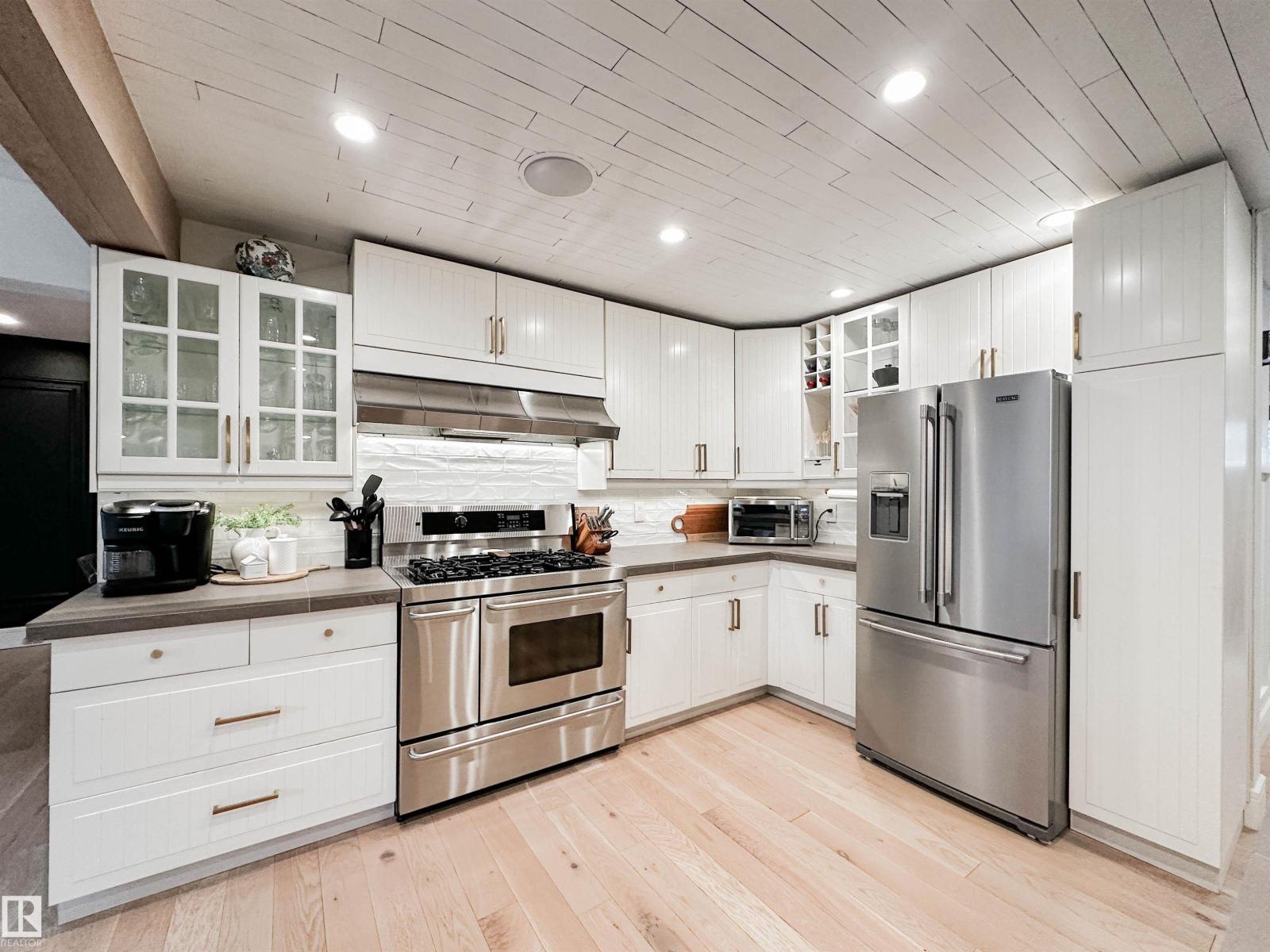 23 FLAGSTONE CR, St. Albert