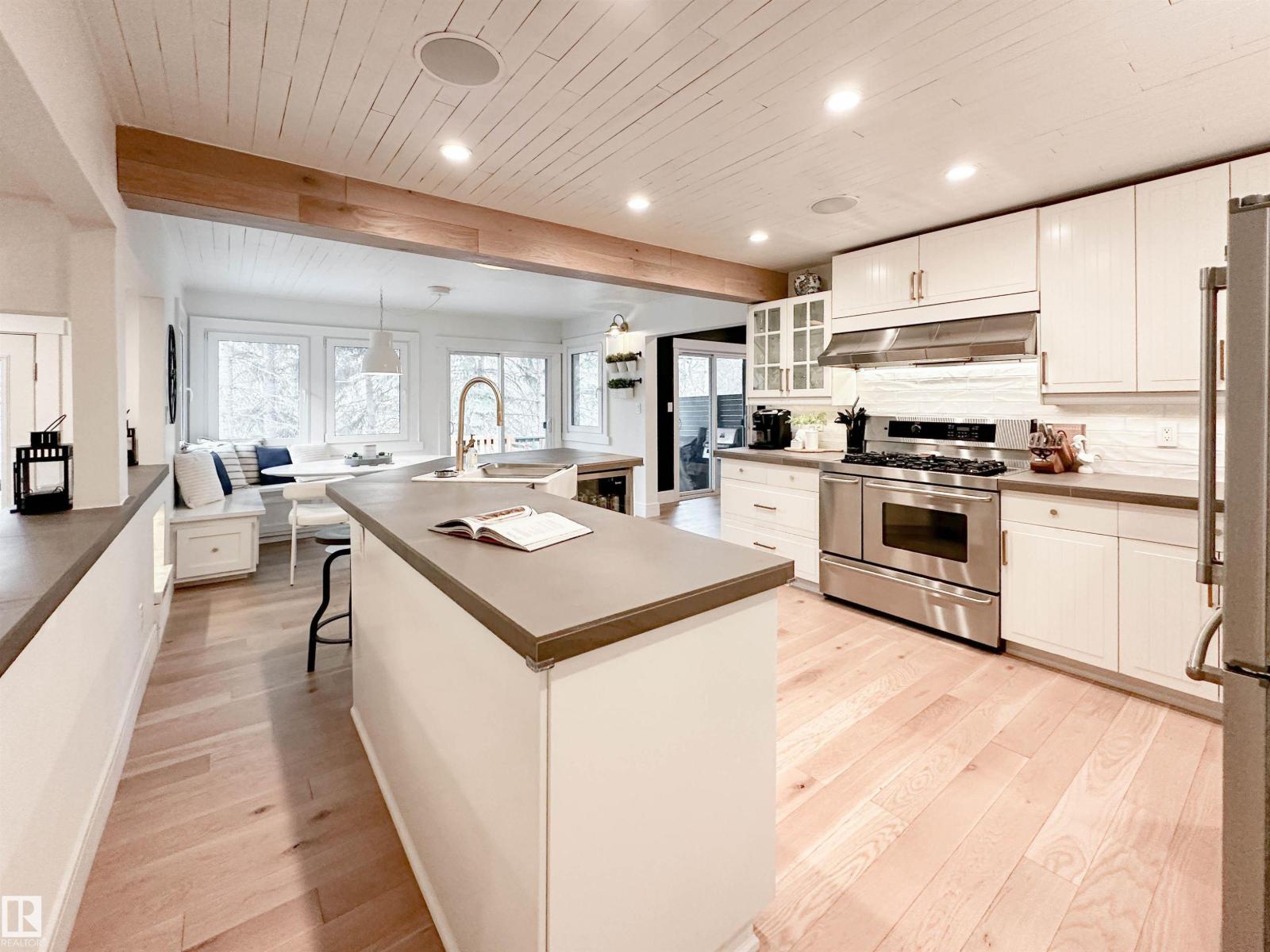 23 FLAGSTONE CR, St. Albert